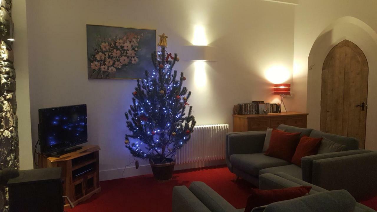 The Old Convent Holiday Apartments Fort Augustus Esterno foto